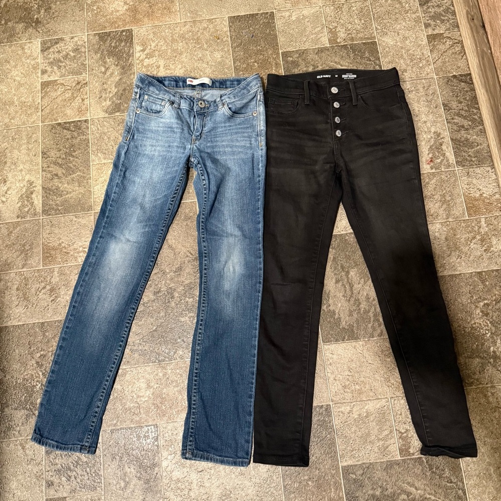 Old Navy Women's Blue and Black Skinny Jeans - Picture 2 of 11